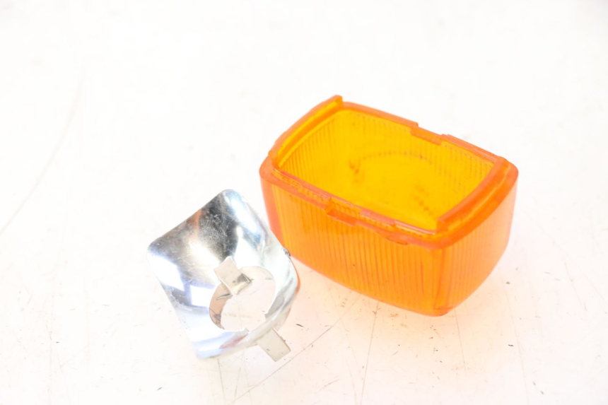 photo de REAR RIGHT TURN SIGNAL LENSE YAMAHA SLIDER 50 (1999 - 2004) - Fixing points details