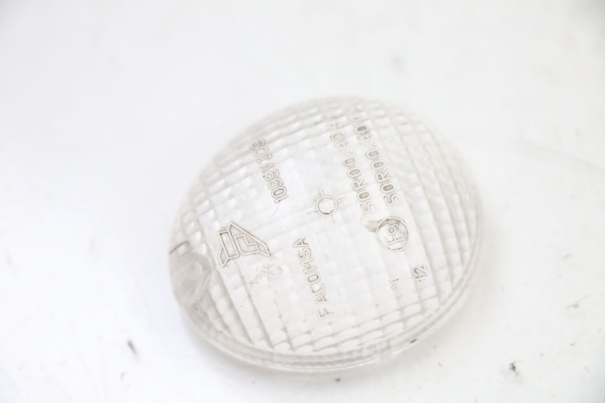 photo de REAR LEFT TURN SIGNAL LENSE PEUGEOT TREKKER TKR 50 (2005 - 2014) - Zoom on usage condition