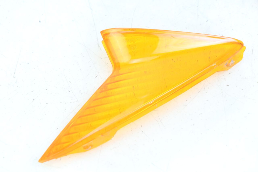 photo de LEFT REAR TURN SIGNAL LENS HONDA SCV LEAD 100 (2003 - 2007) - Alternative perspective