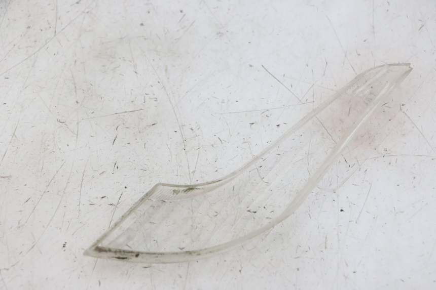 photo de FRONT RIGHT TURN SIGNAL LENSE PEUGEOT VIVACITY NEW 2T 50 (2008 - 2017) - Technical close-up