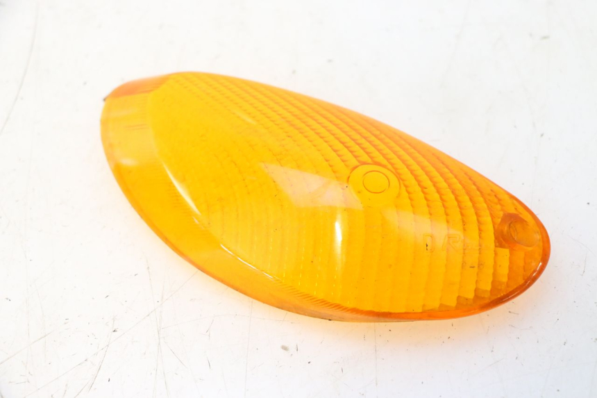 photo de FRONT RIGHT TURN SIGNAL LENSE YAMAHA YP MAJESTY 125 (1998 - 2001) - Technical close-up