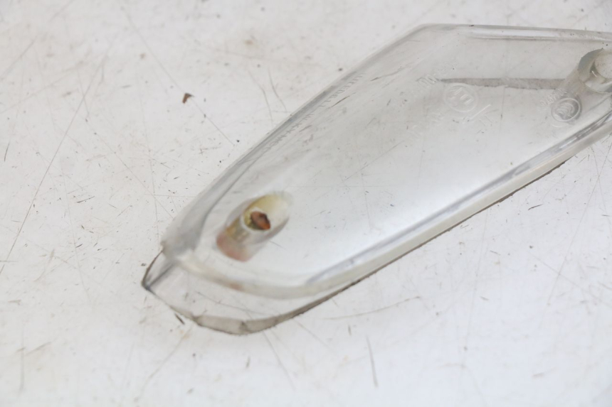 photo de LEFT FRONT TURN SIGNAL LENS KYMCO AGILITY 4T 50 (2005 - 2018) - Zoom on usage condition