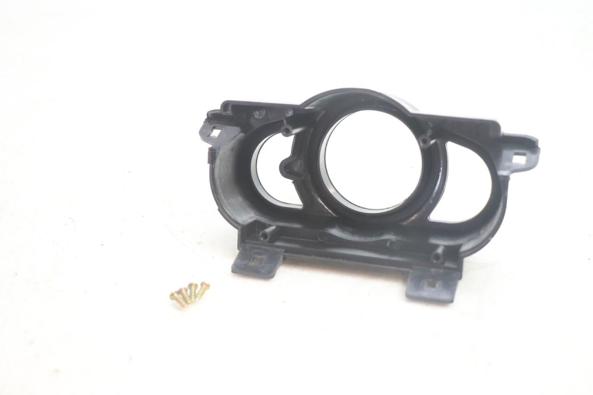 photo de SPEEDOMETER LENSE KYMCO AGILITY 4T 50 (2018 - 2022) - Fixing points details