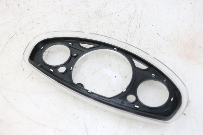 photo de SPEEDOMETER LENSE SUZUKI BURGMAN 125 (2007 - 2014) - Zoom on usage condition