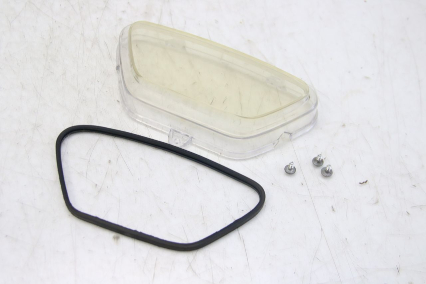 photo de SPEEDOMETER COVER EUROCKA GTR 50 (2007 - 2017) - Zoom on usage condition