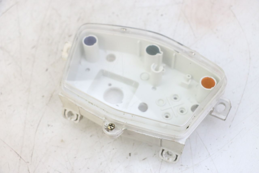 photo de SPEEDOMETER COVER PEUGEOT KISBEE 4T 50 (2018 - 2022) - Fixing points details