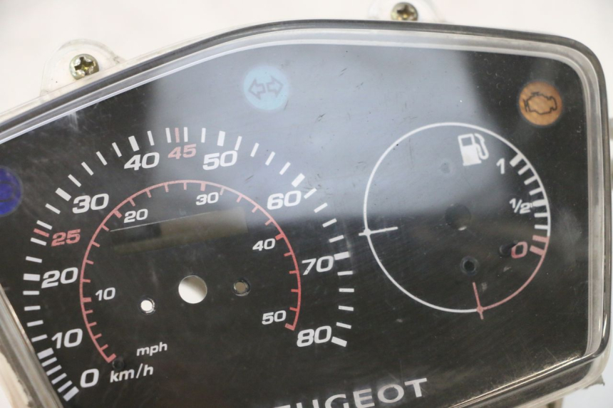 photo de SPEEDOMETER COVER PEUGEOT KISBEE 4T 50 (2018 - 2022) - Distinctive features