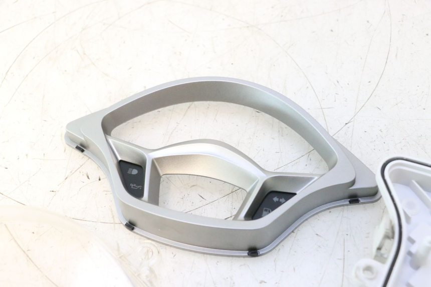 photo de SPEEDOMETER LENSE PIAGGIO LIBERTY IGET 4T 50 (2021 - 2025) - Alternative perspective