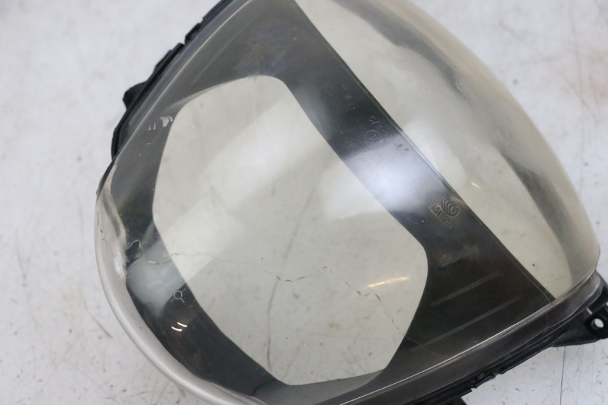 photo de SPEEDOMETER LENSE PIAGGIO ZIP 2T 50 (2009 - 2019) - Fixing points details