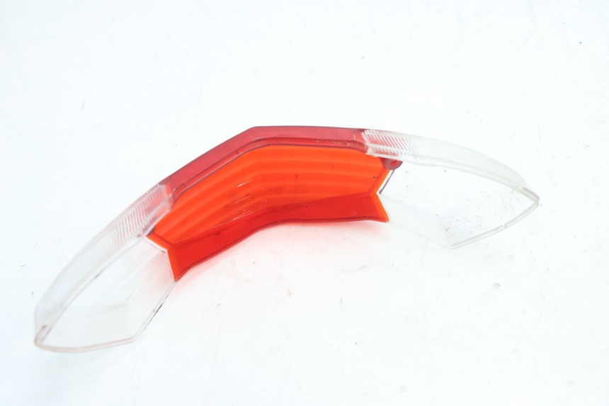 photo de REAR LIGHT LENS PEUGEOT KISBEE 2T 50 (2010 - 2017) - Zoom on usage condition