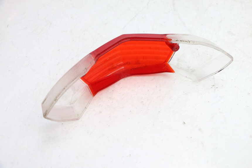 photo de TAIL LIGHT LENSE PEUGEOT KISBEE 4T 50 (2018 - 2022) - Technical close-up