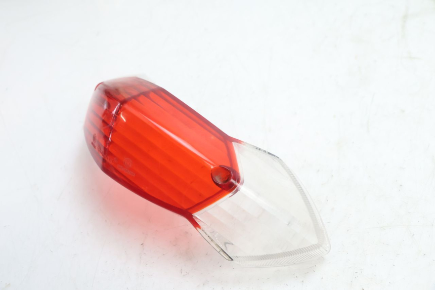photo de TAIL LIGHT LENSE PEUGEOT KISBEE 4T 50 (2010 - 2017) - Zoom on usage condition