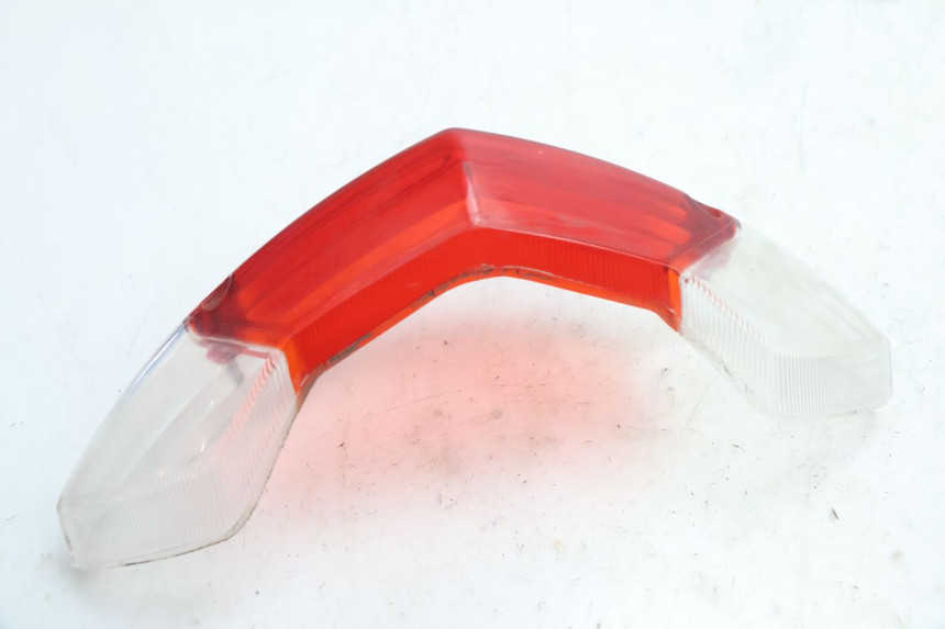 photo de TAIL LIGHT LENSE PEUGEOT KISBEE 4T 50 (2010 - 2017) - Alternative perspective