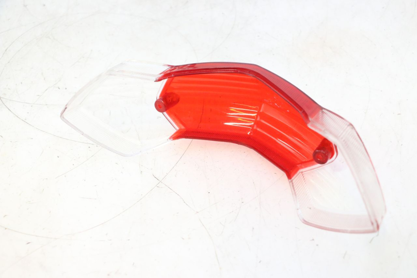 photo de TAIL LIGHT LENSE PEUGEOT KISBEE 4T 50 (2023 - 2026) - Alternative perspective