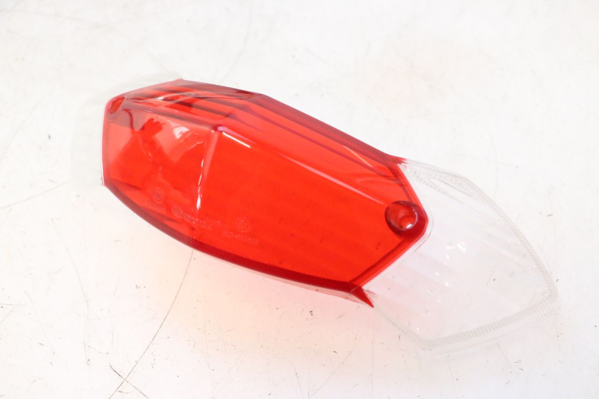 photo de TAIL LIGHT LENSE PEUGEOT KISBEE 4T 50 (2023 - 2026) - Fixing points details