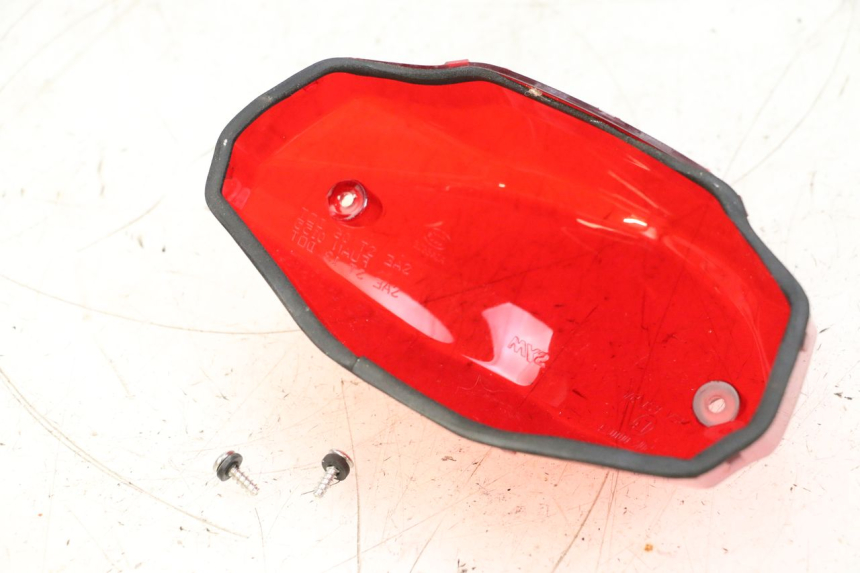 photo de REAR LIGHT LENS SYM ORBIT 2 4T 50 (2008 - 2017) - Alternative perspective