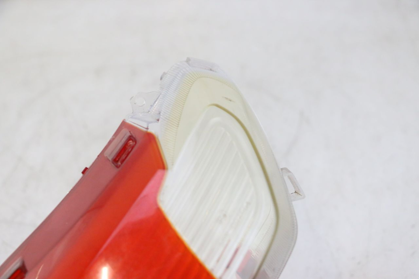 photo de REAR LIGHT LENS JM MOTORS SANTANA 50 (2014 - 2023) - Zoom on usage condition