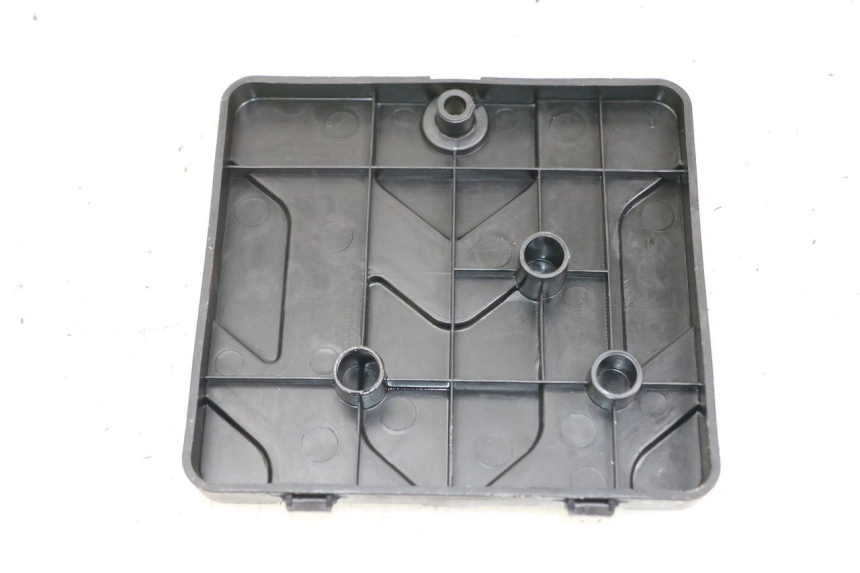 photo de BATTERY COVER DAELIM A-FOUR 2T 50 (2005 - 2012) - Component detail