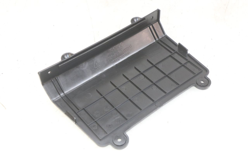 photo de BATTERY COVER KYMCO AGILITY 16+ 4T 50 (2018 - 2023) - Component detail