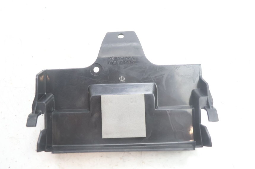 photo de BATTERY COVER SUZUKI BURGMAN EXECUTIVE ABS 650 (2006 - 2012) - Alternative perspective