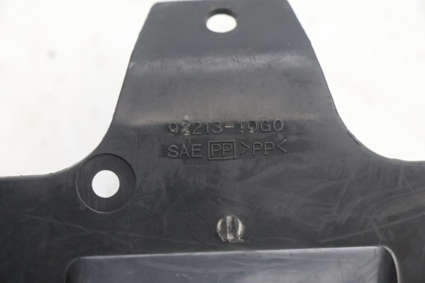 photo de BATTERY COVER SUZUKI BURGMAN EXECUTIVE ABS 650 (2006 - 2012) - Technical close-up