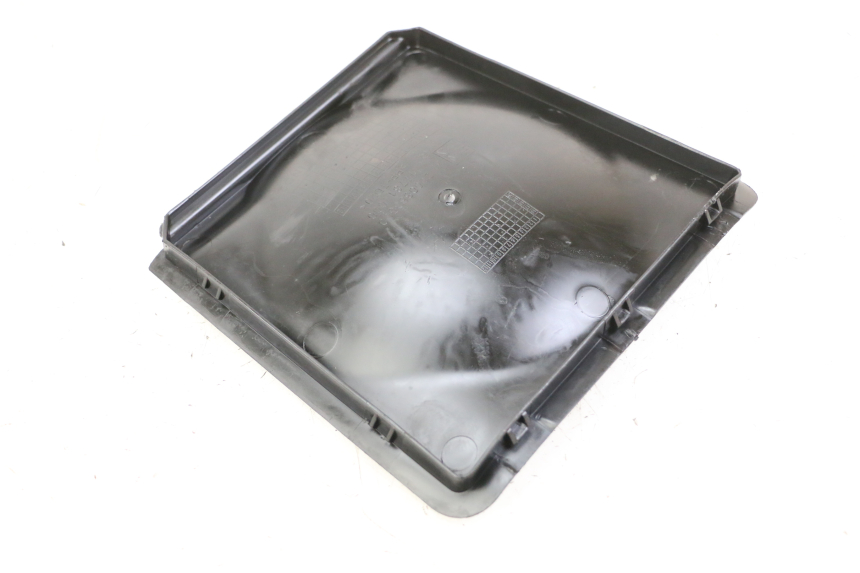 photo de BATTERY COVER PEUGEOT CITYSTAR 125 (2011 - 2017) - Alternative perspective