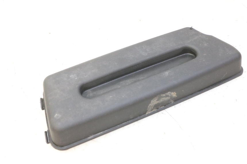 photo de BATTERY COVER PIAGGIO FLY 2T 50 (2004 - 2017) - Technical close-up