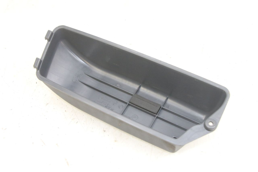 photo de BATTERY COVER PIAGGIO FLY 125 (2005 - 2012) - Component detail