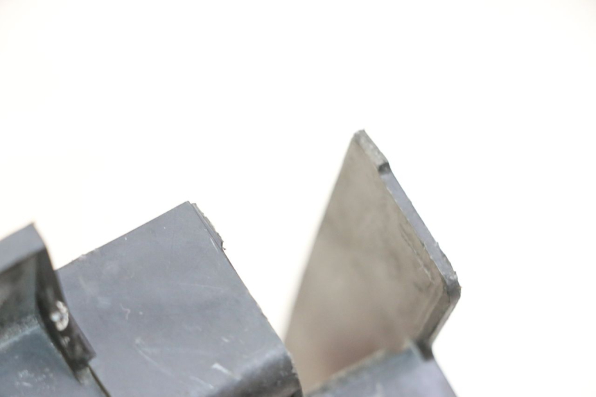 photo de BATTERY COVER YAMAHA FZ6 FAZER S2 600 (2007 - 2011) - Component detail