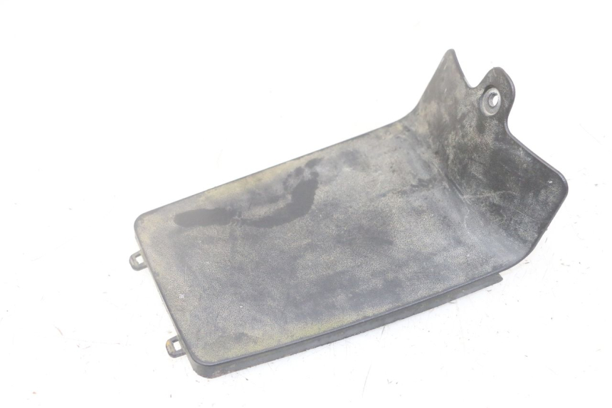 photo de BATTERY COVER PEUGEOT KISBEE 4T 50 (2018 - 2022) - Zoom on usage condition