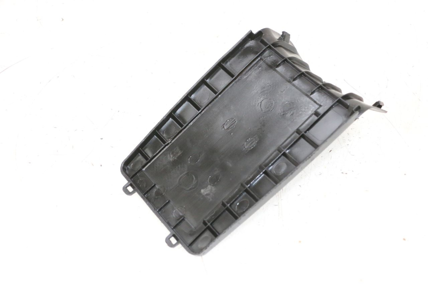 photo de BATTERY COVER PEUGEOT KISBEE 4T 50 (2010 - 2017) - Component detail