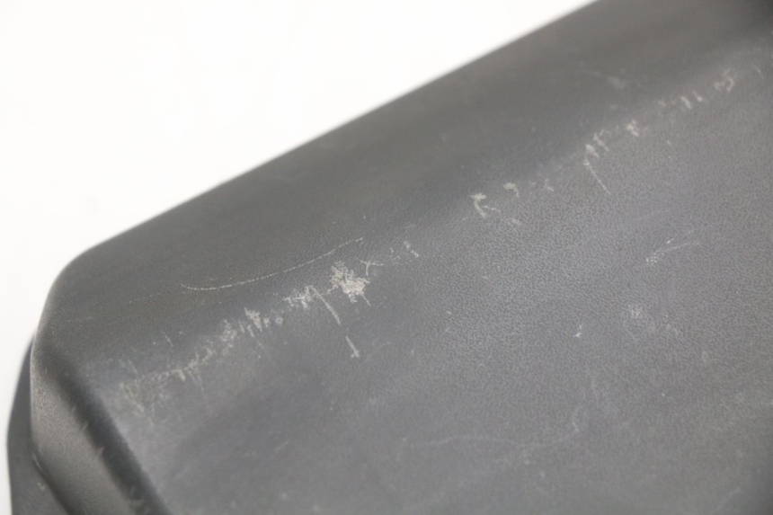 photo de BATTERY COVER PIAGGIO LIBERTY 4T 50 (2018 - 2021) - Alternative perspective