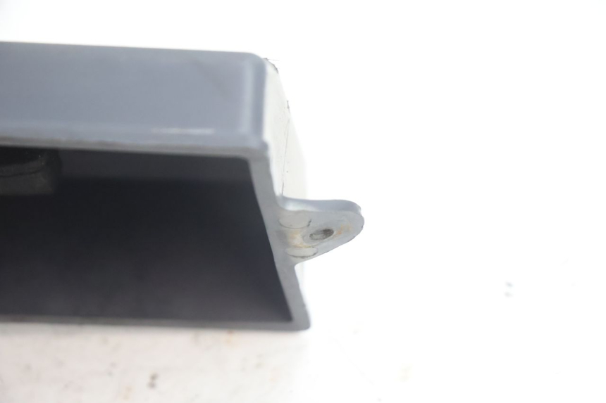 photo de BATTERY COVER PIAGGIO LIBERTY 125 (1998 - 2008) - Technical close-up