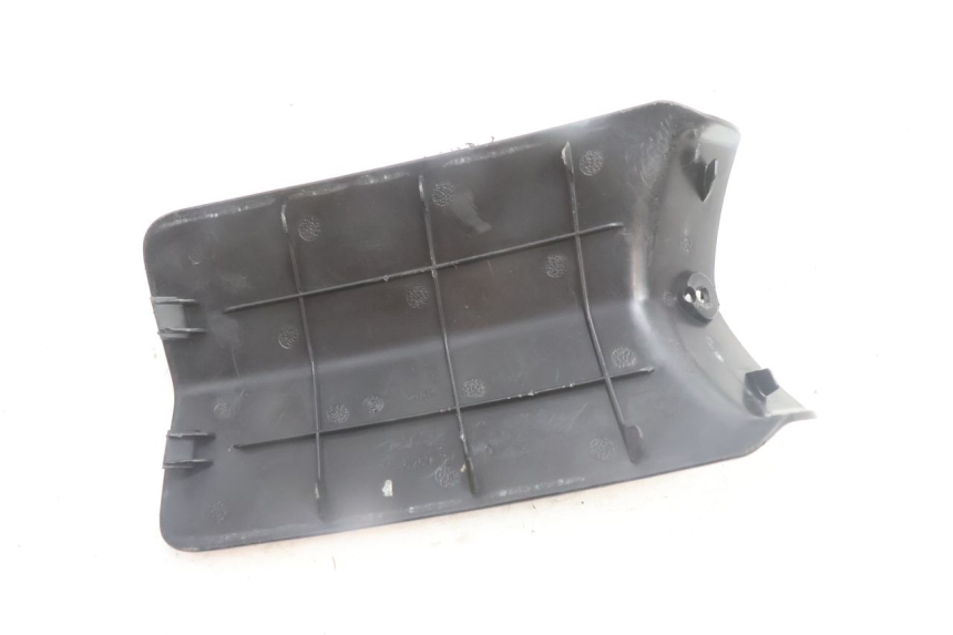 photo de BATTERY COVER PEUGEOT LUDIX BLASTER 50 (2006 - 2014) - Technical close-up