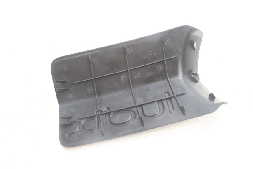 photo de BATTERY COVER PEUGEOT LUDIX 50 (2005 - 2007) - Technical close-up