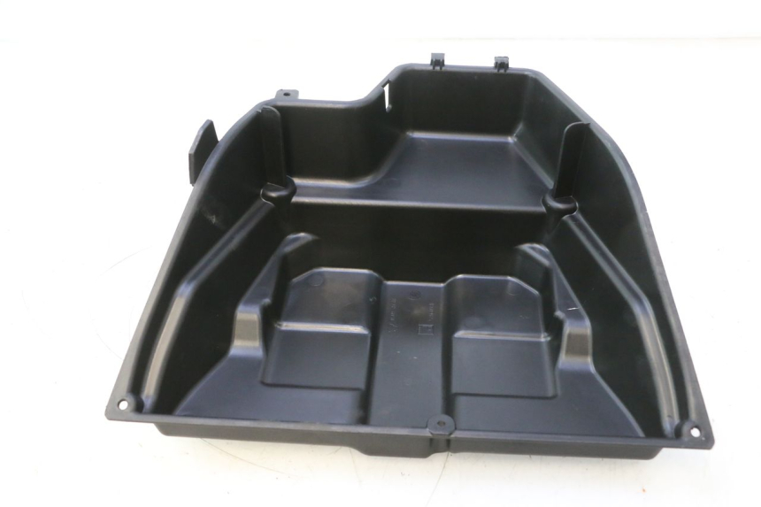 photo de BATTERY COVER PIAGGIO MP3 HPE 530 (2022 - 2026) - Zoom on usage condition