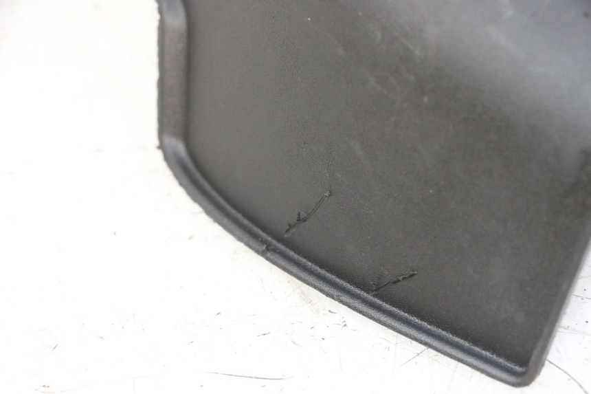 photo de BATTERY COVER PIAGGIO MP3 LT 400 (2007 - 2012) - Alternative perspective