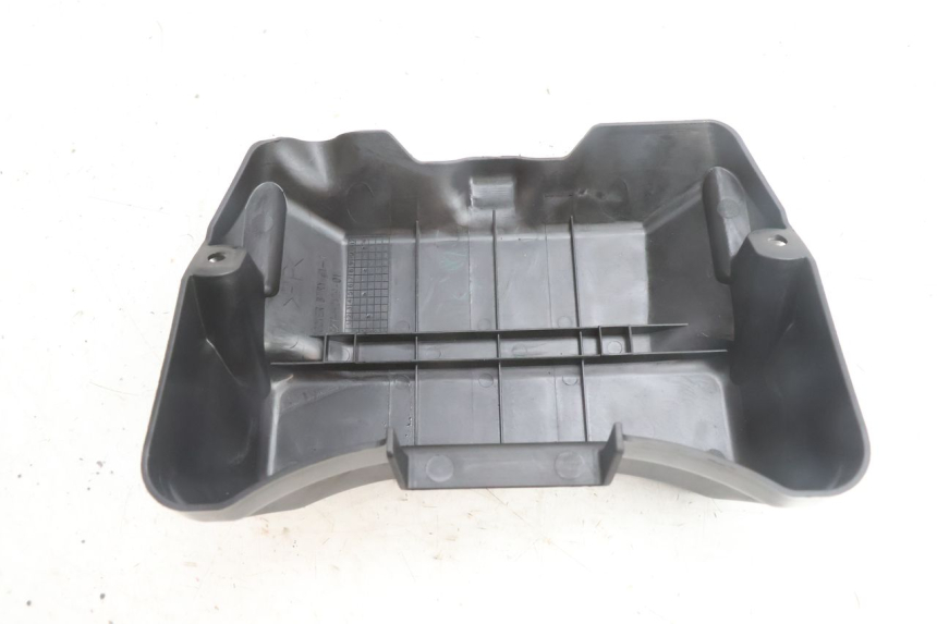 photo de BATTERY COVER YAMAHA N-MAX NMAX 125 (2021 - 2024) - Alternative perspective