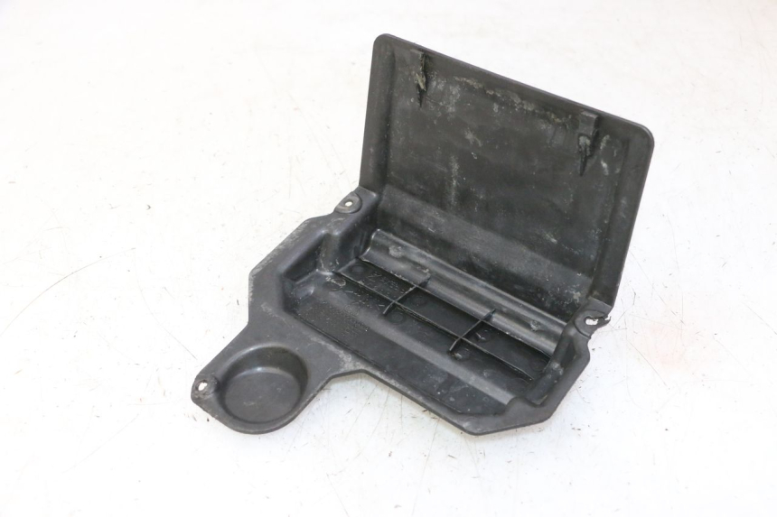 photo de BATTERY COVER PIAGGIO NEW TYPHOON 50 (2010 - 2017) - Zoom on usage condition