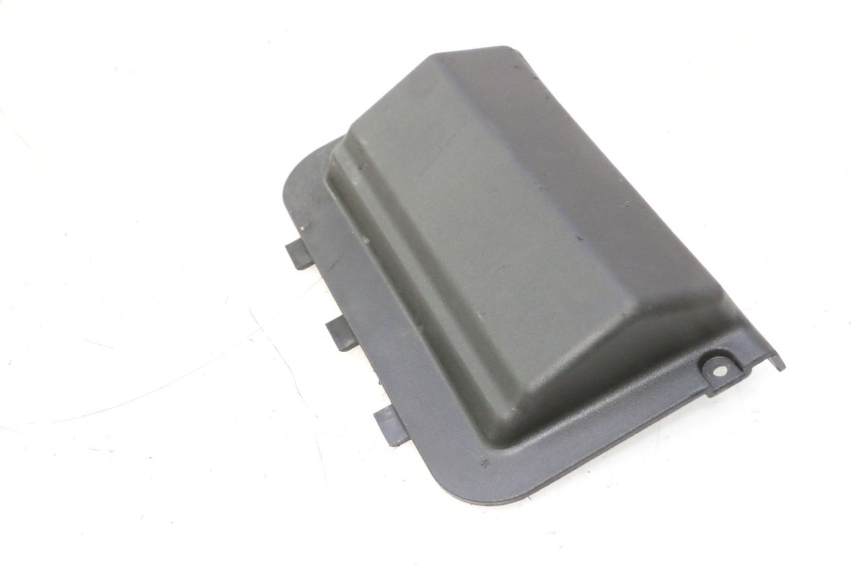 photo de BATTERY COVER PIAGGIO NEW TYPHOON 50 (2018 - 2021) - Zoom on usage condition