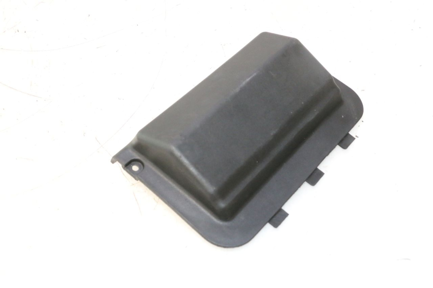 photo de BATTERY COVER PIAGGIO NEW TYPHOON 50 (2018 - 2021) - Zoom on usage condition