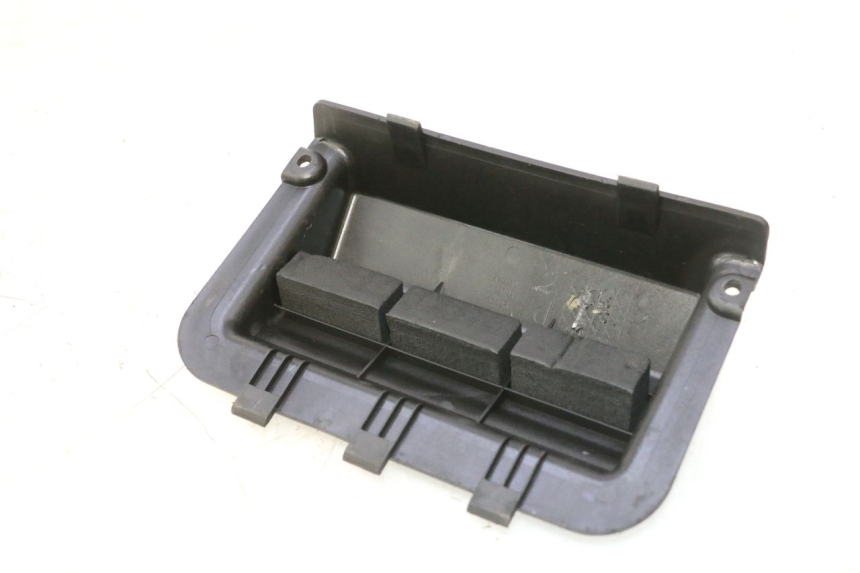 photo de BATTERY COVER PIAGGIO NEW TYPHOON 50 (2018 - 2021) - Technical close-up