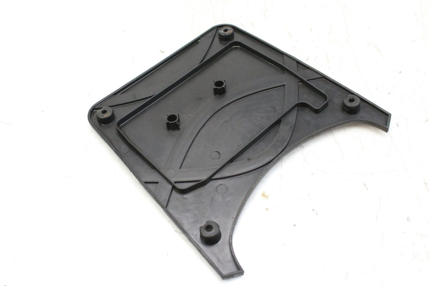 photo de BATTERY COVER SYM ORBIT 2 4T 50 (2018 - 2022) - Zoom on usage condition