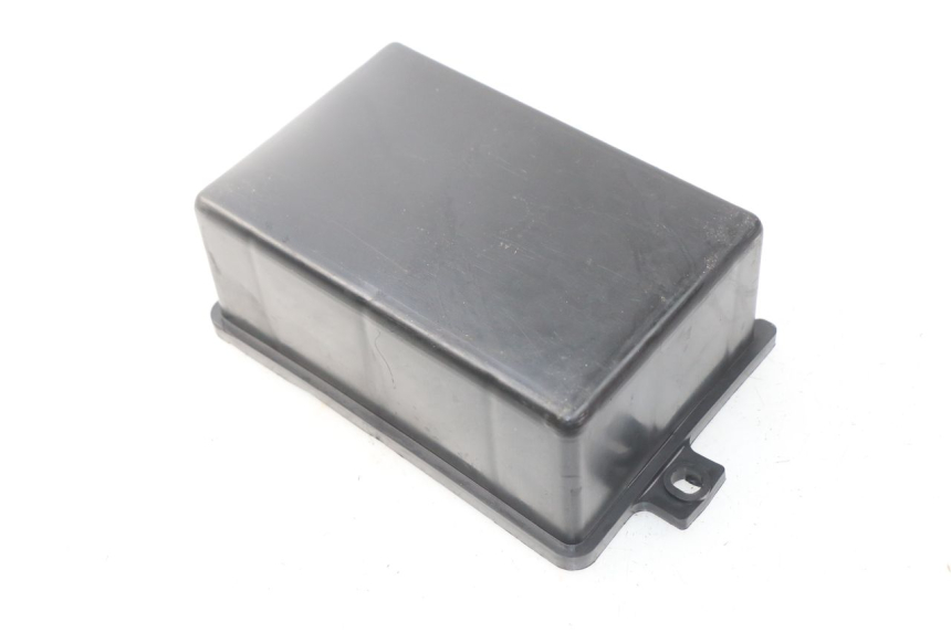 photo de BATTERY COVER SYM ORBIT III 3 4T 50 (2018 - 2021) - Zoom on usage condition