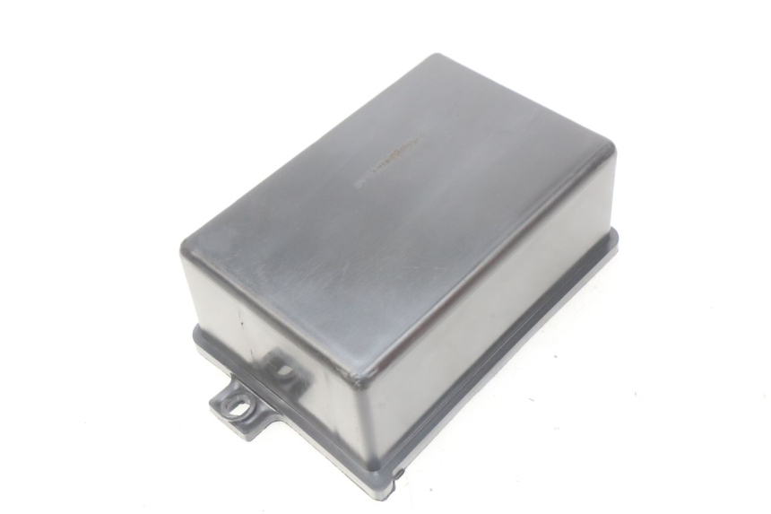 photo de BATTERY COVER SYM ORBIT III 3 4T 50 (2018 - 2021) - Zoom on usage condition