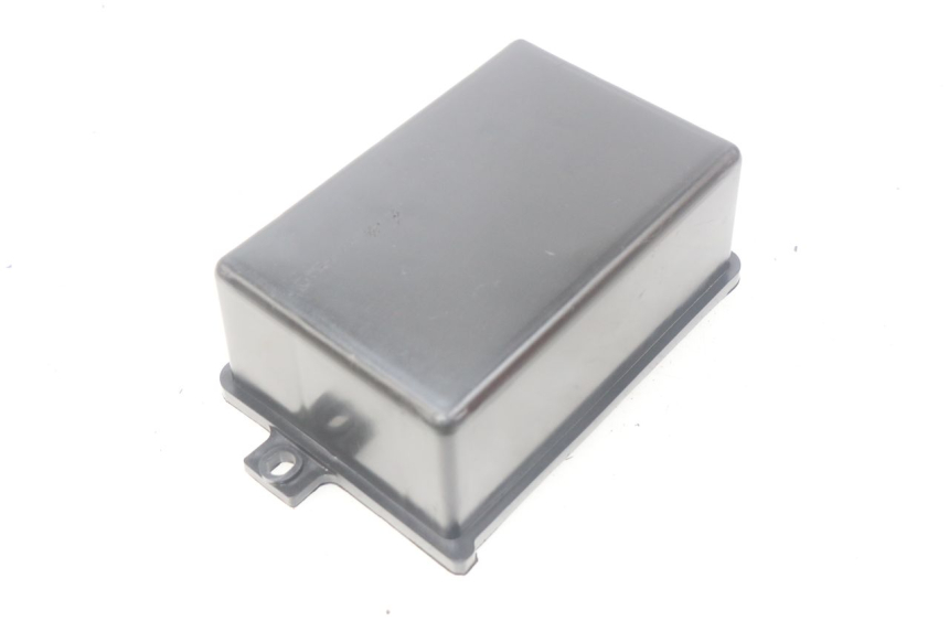 photo de BATTERY COVER SYM ORBIT III 3 4T 50 (2018 - 2021) - Zoom on usage condition