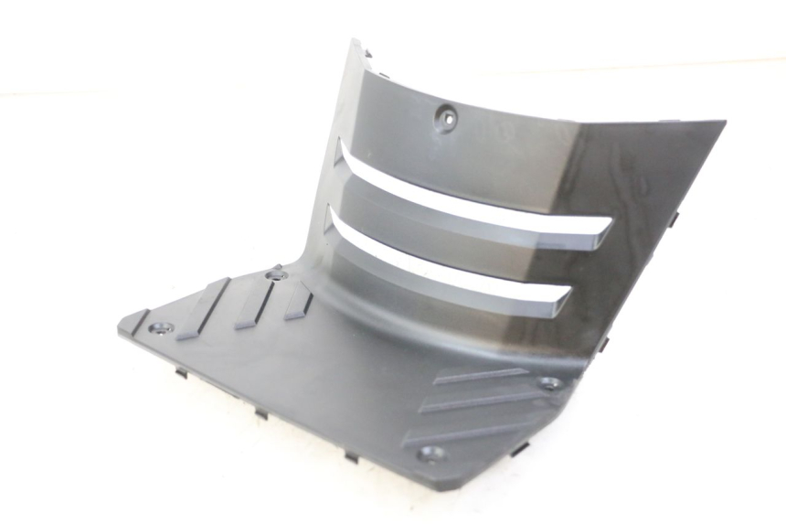 photo de BATTERY COVER PEUGEOT TWEET 4T 50 (2023 - 2025) - Zoom on usage condition