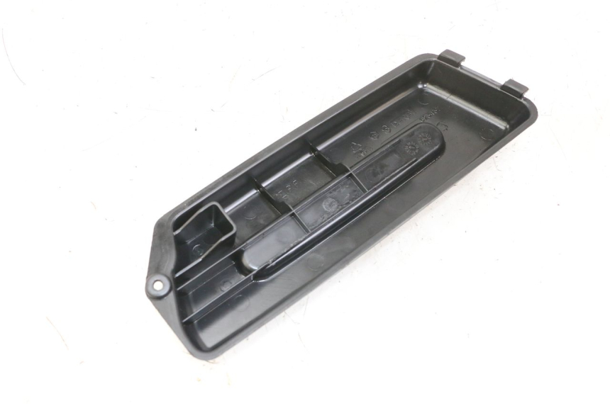 photo de BATTERY COVER PIAGGIO FLY 2T 50 (2004 - 2017) - Component detail