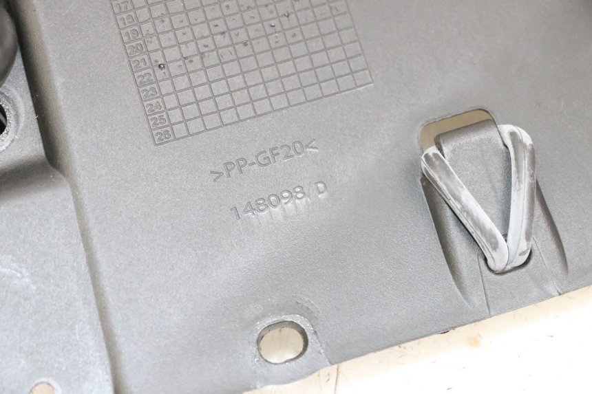 photo de BATTERY COVER ROYAL ENFIELD CONTINENTAL GT 650 (2019 - 2024) - Component detail