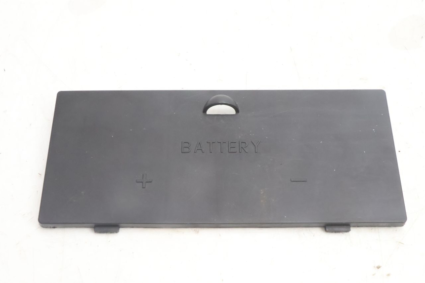 photo de BATTERY COVER DAELIM S2 125 (2006 - 2007) - Main view